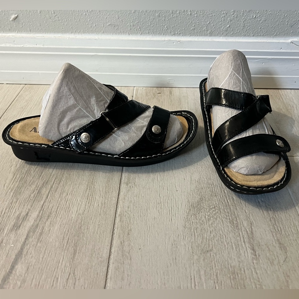ALEGRIA PG Lite Patent Leather Venice Slide Sandals 6/6.5 NEW!